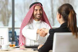 فهم السعودة وتأثيرها على سوق العمل في المملكة العربية السعودية